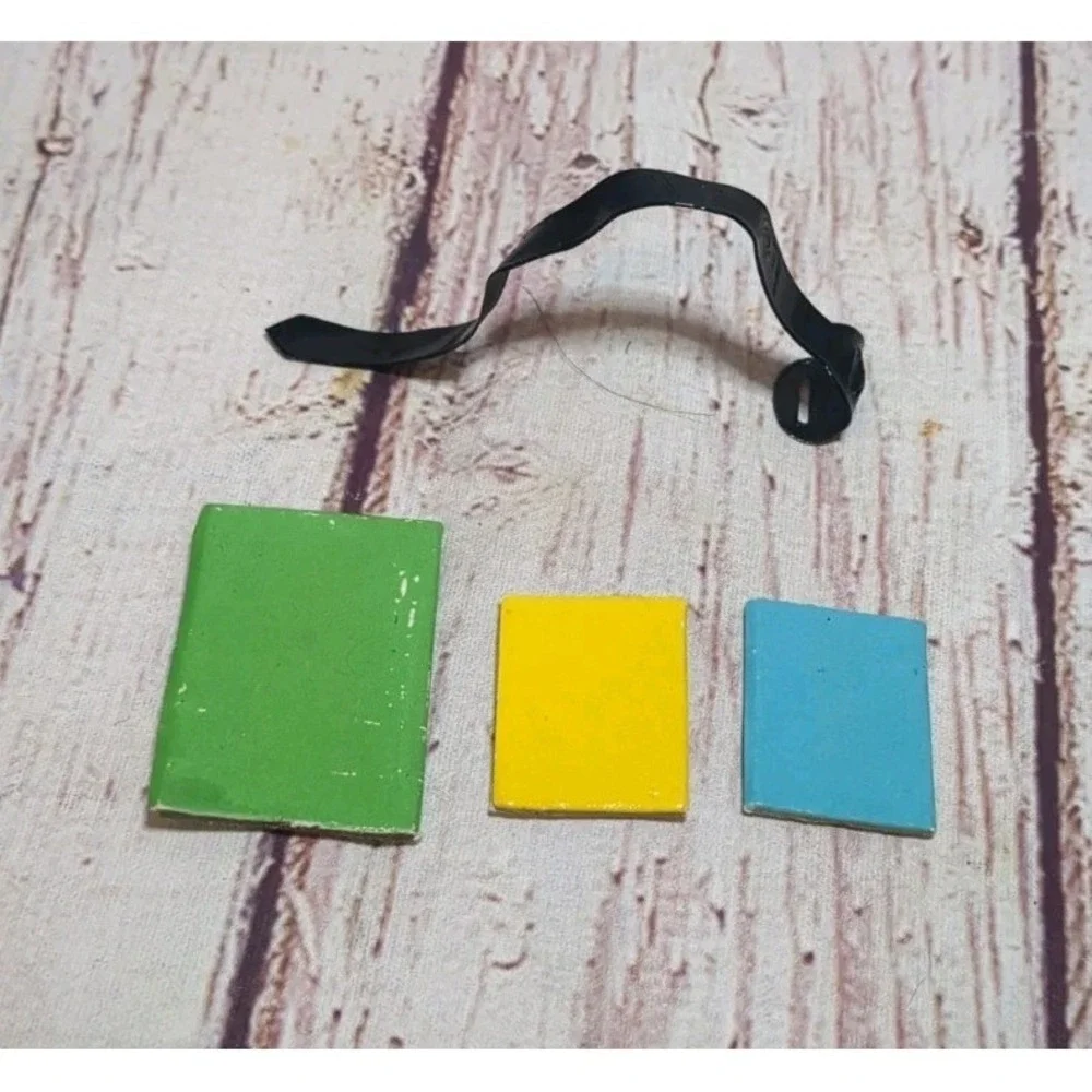Vintage Barbie: Skipper #1921 SCHOOL GIRL 3‎ Books and Black Strap - Very Nice